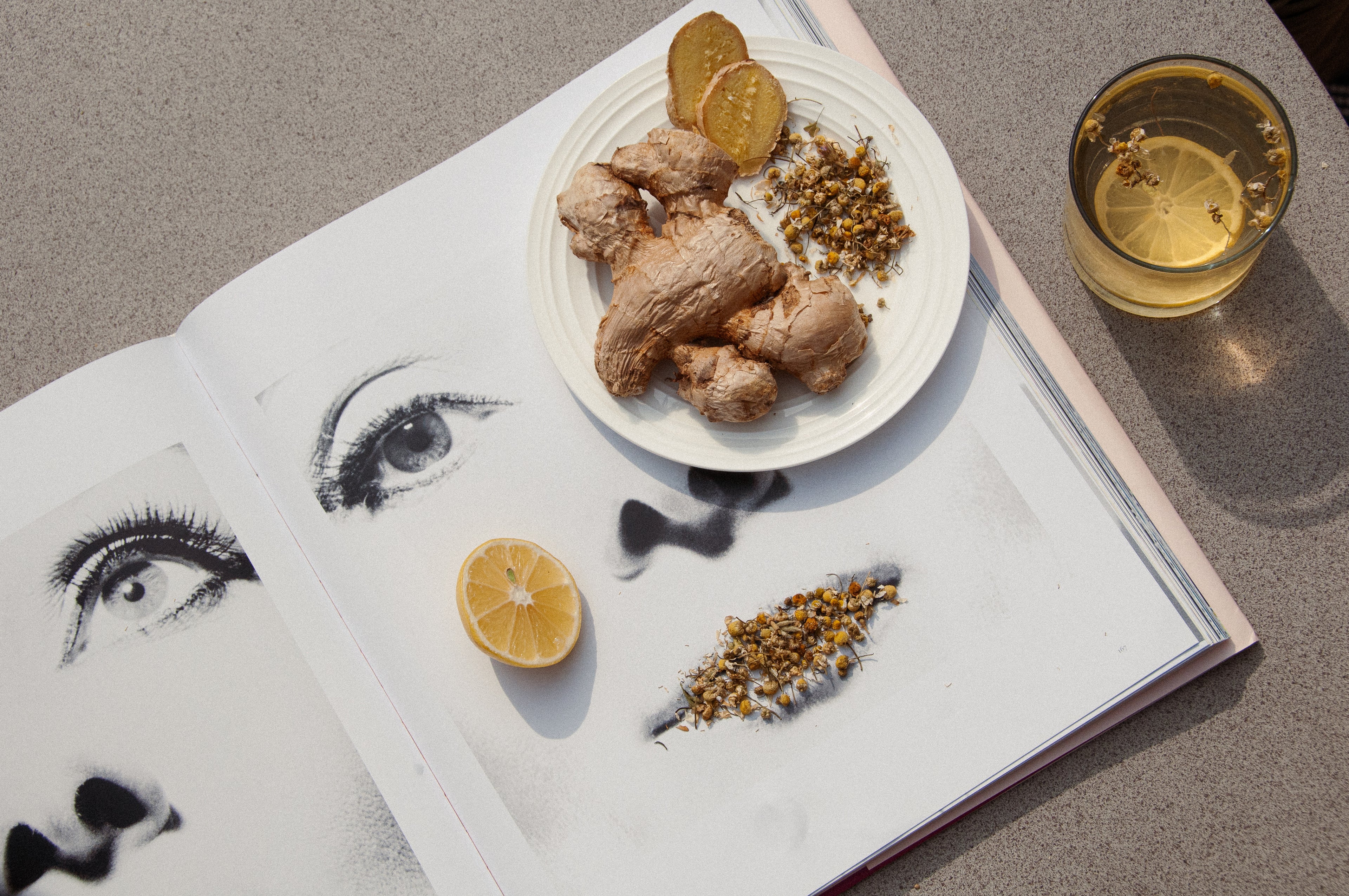 HERBAL TEAS & SUPERFOODS